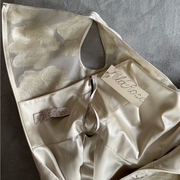 Lela Rose Ivory Off-Shoulder V-Neck Metallic Fil Coupe Floral Dress NWT – Size 4 - Picture 6 of 7